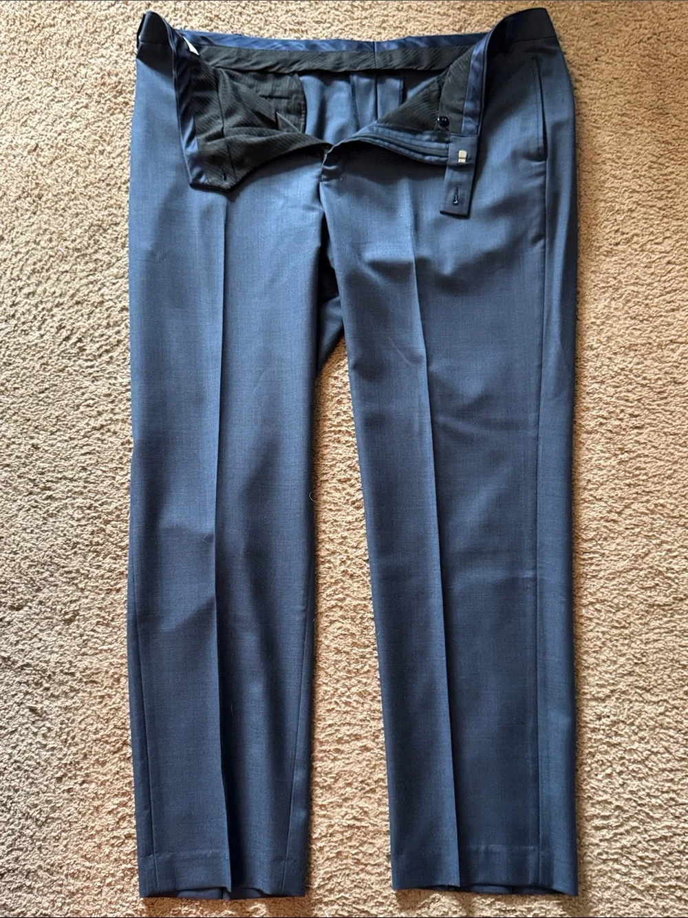 Calvin Klein Men's Navy Suit Jacket and Pant Set - Slim Fit. VEUC